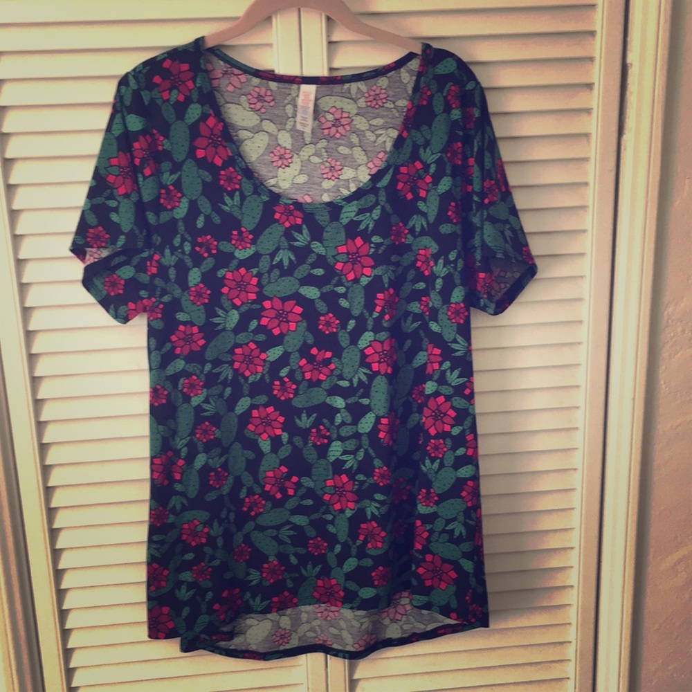 Lularoe high low succulent top